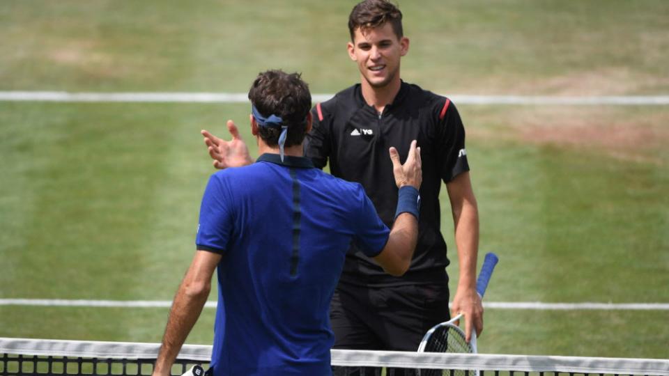 Roger Federer dan Dominic Thiem di semifinal Stuttgart Terbuka 2016. Copyright: USA Today