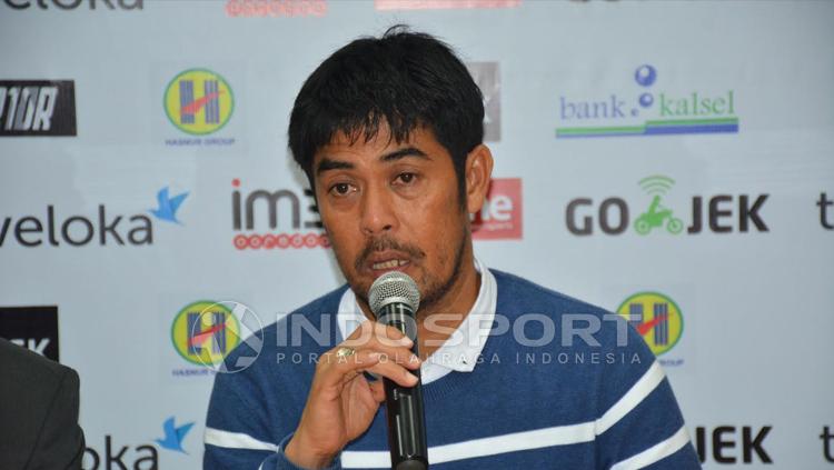 Pelatih Semen Padang, Nilmaizar. Copyright: Taufik Hidayat/INDOSPORT