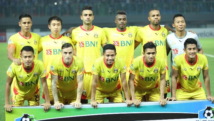 Skuat utama Bhayangkara FC saat hadapi Persib Bandung Copyright: INDOSPORT/Herry Ibrahim