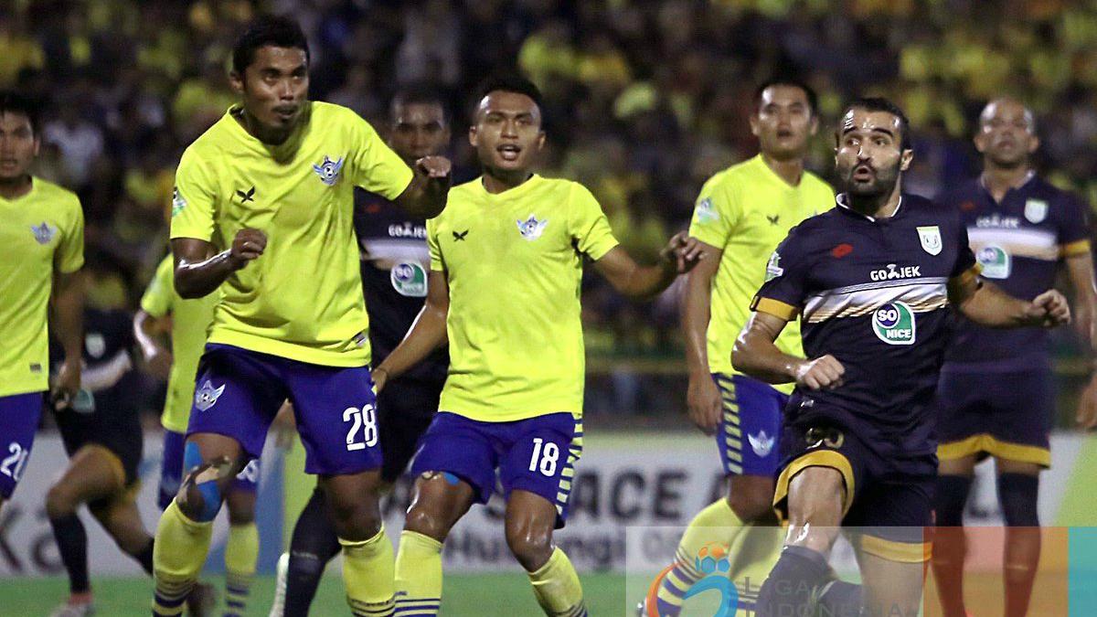 Persegres vs Persela Lamongan Copyright: Twitter/@Liga1Match