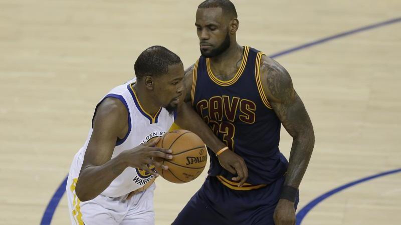 LeBron James dan Kevin Durant. Copyright: bleacherreport.com