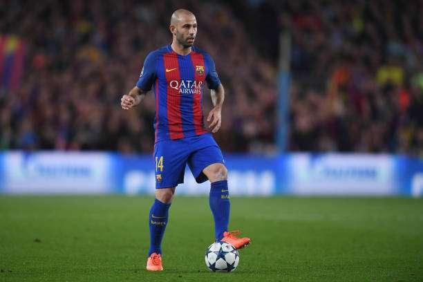 Javier Mascherano pada laga saat melawan Paris Saint-Germain. Copyright: Sportskeeda