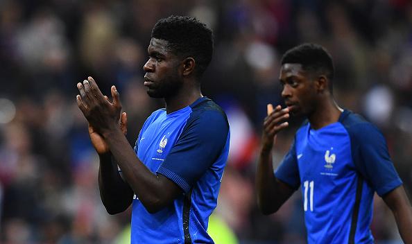 Umtiti dan Dembele ketika memperkuat Timnas Prancis Copyright: FRANCK FIFE / Staff