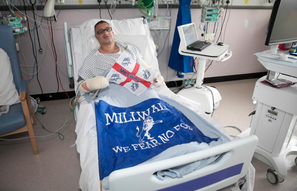 Roy Larner, fans Millwall yang mendadak menjadi pahlawan berkat aksi heroiknya melawan teroris. Copyright: NEWS GROUP NEWSPAPERS LTD