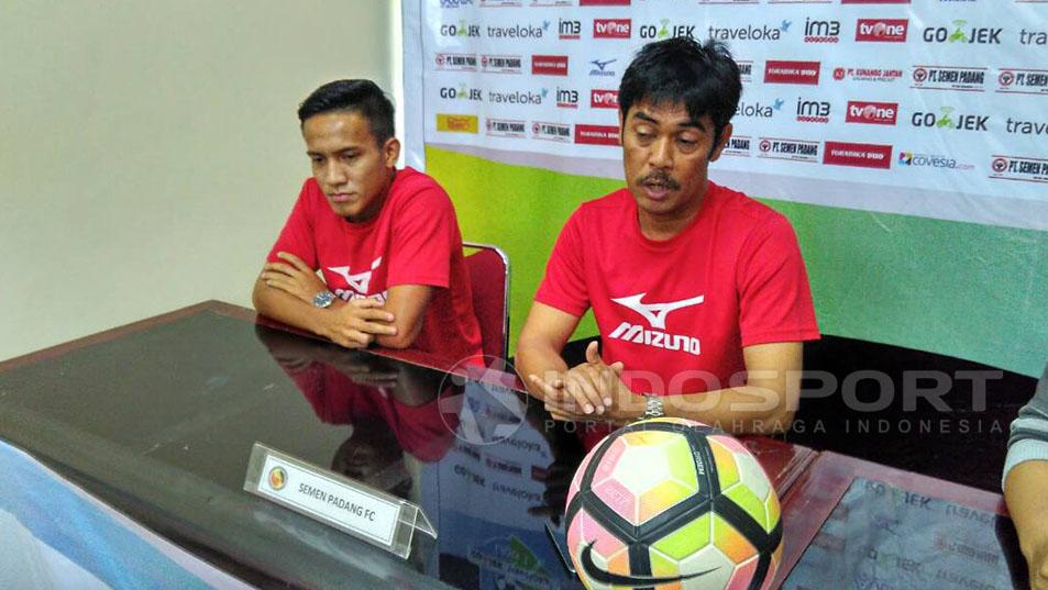 Pelatih Semen Padang, Nilmaizar Copyright: Taufik Hidayat/Indosport
