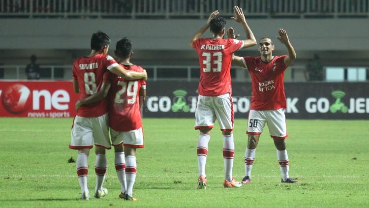 Pemain Persija Jakarta merayakan gol Bruno Lopes.