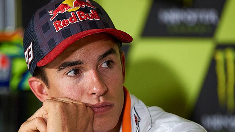 Pembalap Repsol Honda, Marc Marquez dalam konferensi pers. Copyright: Getty Images