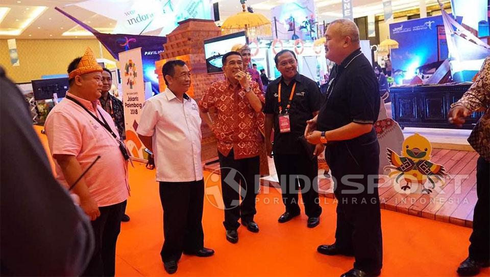Gubernur Sumsel H Alex Noerdin saat berkunjung di acara kegiatan BBTF, Jumat (9/6). Copyright: Muhammad Effendi/Indosport