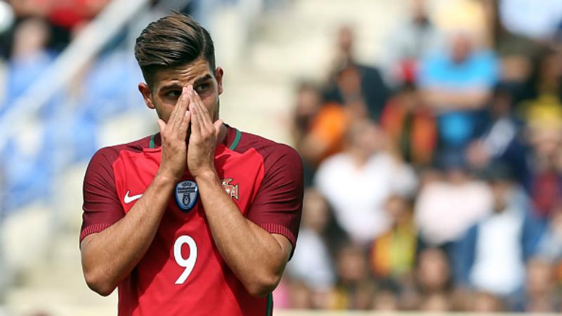 Andre%20Silva%20ketika%20membela%20Timnas%20Portugal.