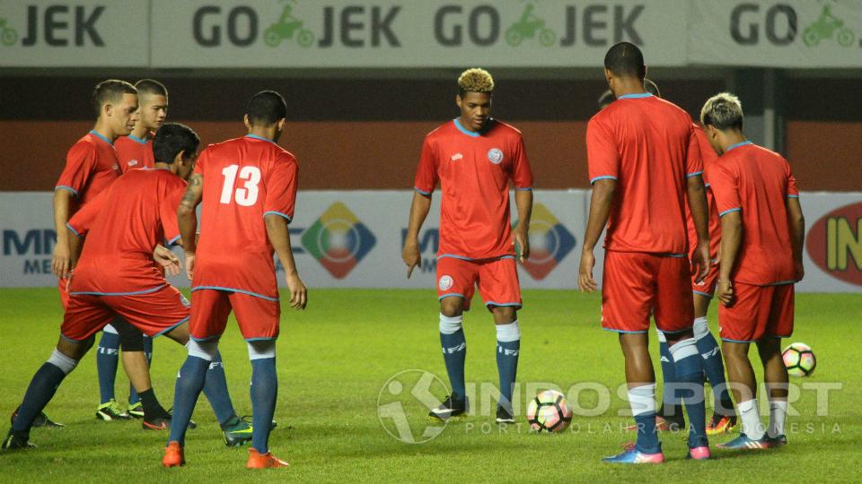 Timnas Puerto Rico uji coba lapangan Stadion Maguwoharjo. Copyright: INDOSPORT/Prima Pribadi