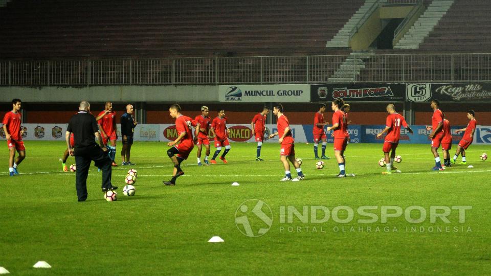 Timnas Puerto Rico uji coba lapangan Stadion Maguwoharjo. Copyright: INDOSPORT/Prima Pribadi