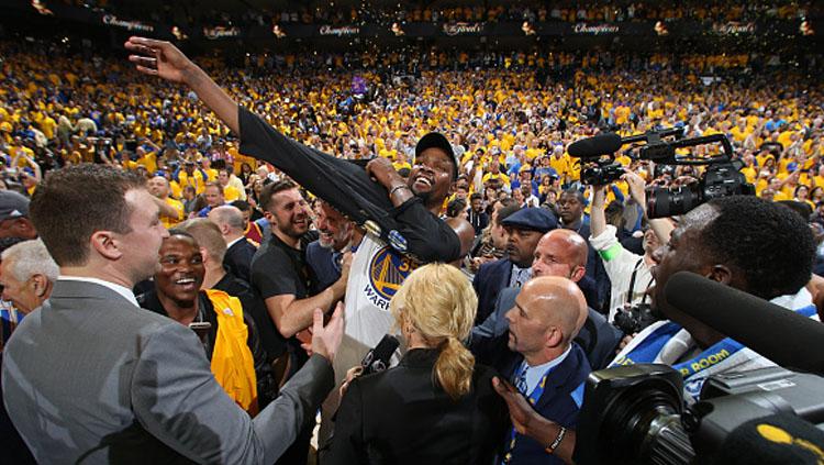 Kevin%20Durant%20saat%20selebrasi.