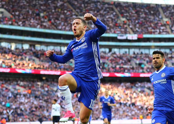 Hazard ketika mencetak gol ke gawang Spurs di semifinal Piala FA. Copyright: 