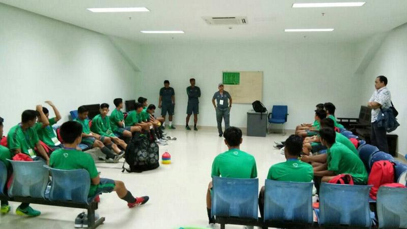 Briefing Timnas U-16, Rabu (14/6) pukul 18.30 melawan Myanmar Di Stadion Stadion San Van Dong Hoa Xuan, Vietnam. Copyright: twitter@pssi