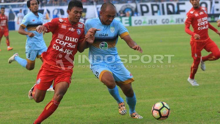 Defender Persela, Aang Suparman. Copyright: Ian/INDOSPORT