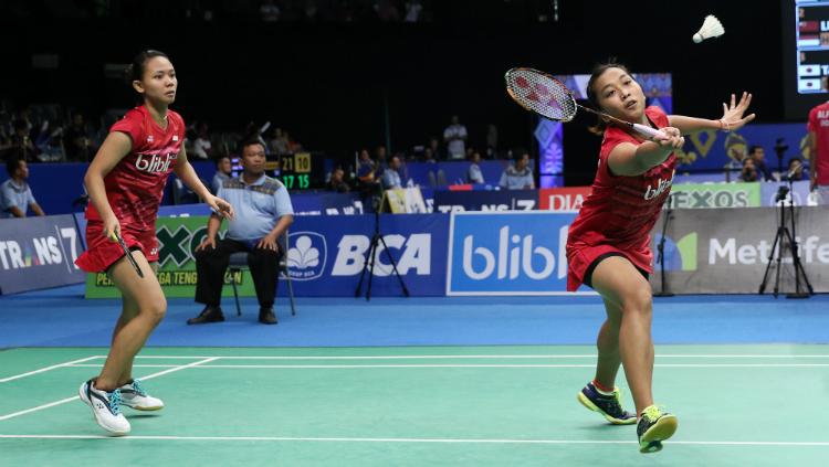 Sudah jarang tersorot usai tak lagi berada dari pelatnas PBSI, bintang bulutangkis Rosyita Eka Putri Sari kepergok berlatih di luar negeri. Apakah jadi pelatih?