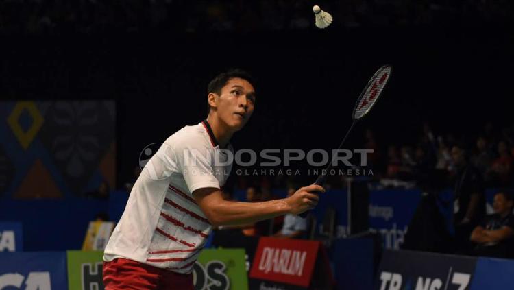 Jonatan Christie di babak kedua Indonesia Open 2017. Copyright: Herry Ibrahim/INDOSPORT