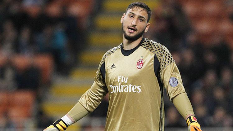 Gianluigi Donnarumma menolak tawaran kontrak bersama AC Milan. Copyright: INDOSPORT