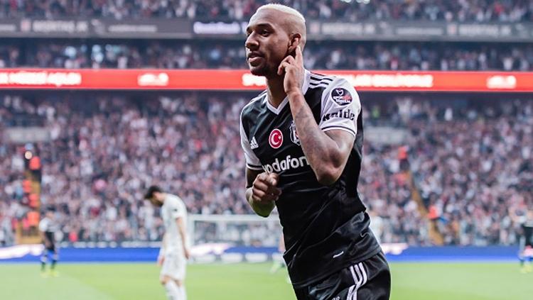Anderson Talisca selebrasi usai mencetak gol ke gawang Kasimpasa AS.