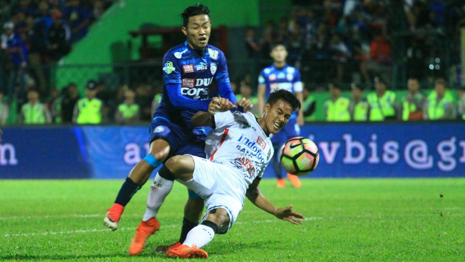 Arema FC vs Bali United FC Copyright: INDOSPORT/Ian Setiawan