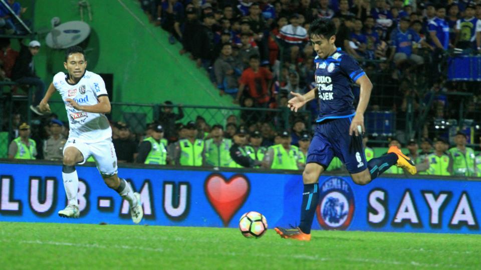 Arema FC vs Bali United FC Copyright: INDOSPORT/Ian Setiawan