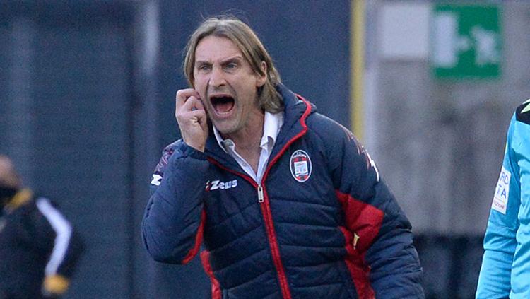 Pelatih Crotone FC, Davide Nicola. Copyright: INDOSPORT