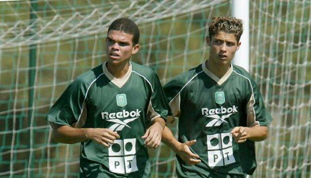 Pepe dan Ronaldo saat masih membela Sporting Lisbon. Copyright: Reddit.