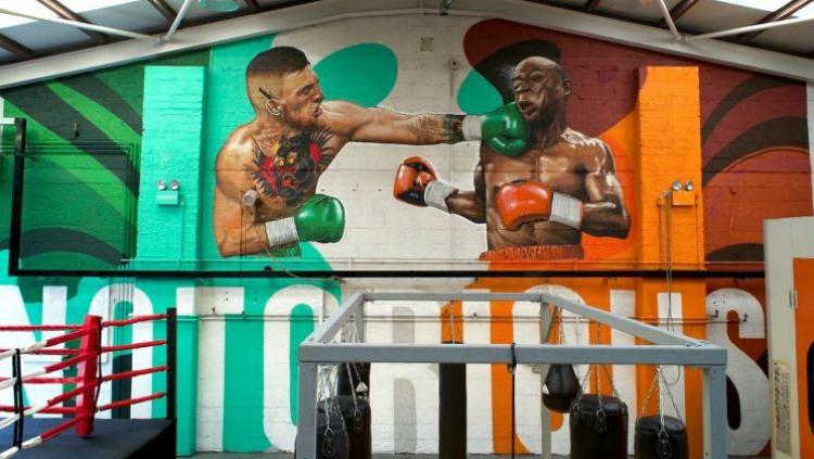 Mural Conor McGregor vs Floyd Mayweather. (Sumber: Yahoo Sport) Copyright: Yahoo Sport