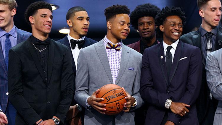 De'Aaron Fox (kanan) undur diri dari timnas basket Amerika Serikat.
