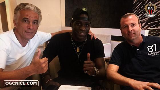 Mario Balotelli menambah masa kontrak berdurasi satu tahun bersama Nice. Copyright: ogcnice.com