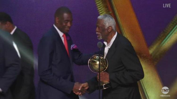 Bill Russell memenangkan Lifetime Achievment Award. Copyright: NBA