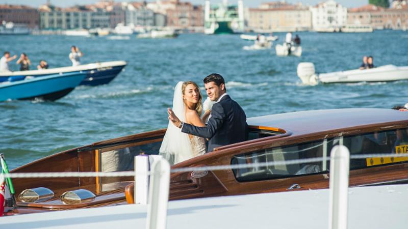 Alvaro Morata belum lama ini melakukan pernikahan dengan Alice Campello. Copyright: INDOSPORT