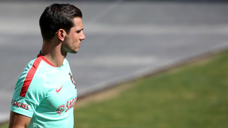 Cedric Soares dalam sesi latihan bersama Timnas Portugal. Copyright: Indosport