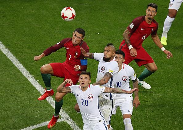 Duel antara Portugal vs Chile. Copyright: INDOSPORT