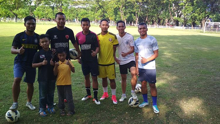 Ferdinand Sinaga dan rekan satu timnya di PSM Makassar. Copyright: Muhammad Nur/INDOSPORT.