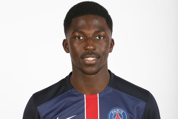 Pemain PSG, Aliou Badara Traore dilaporkan sepakat untuk bergabung dengan Manchester United. Copyright: Internet/Metro.co.uk