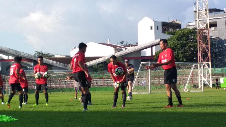 Latihan perdana PSM Makassar tak dihadiri 8 pemain. Copyright: INDOSPORT/Basri