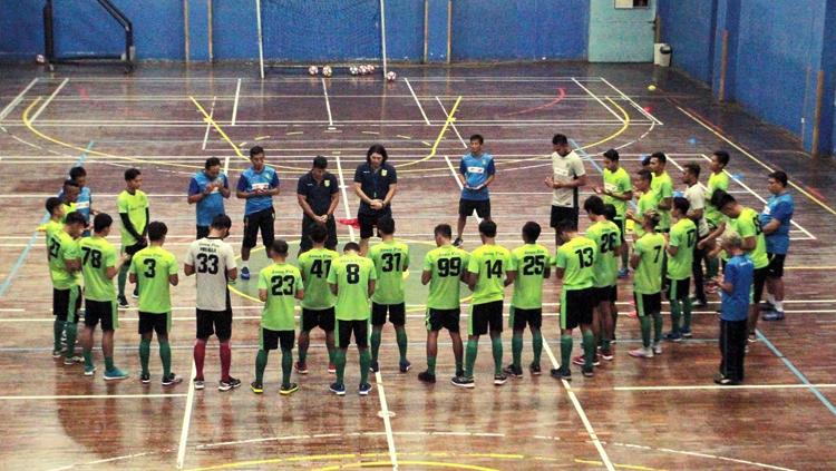 Skuat Persebaya Surabaya gelar latihan. Copyright: Persebaya Surabaya Official - Media