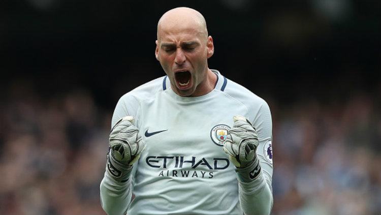 Kiper Manchester City, Willy Caballero resmi berseragam Chelsea musim 2017/18 mendatang. Copyright: Mark Robinson/Getty Images