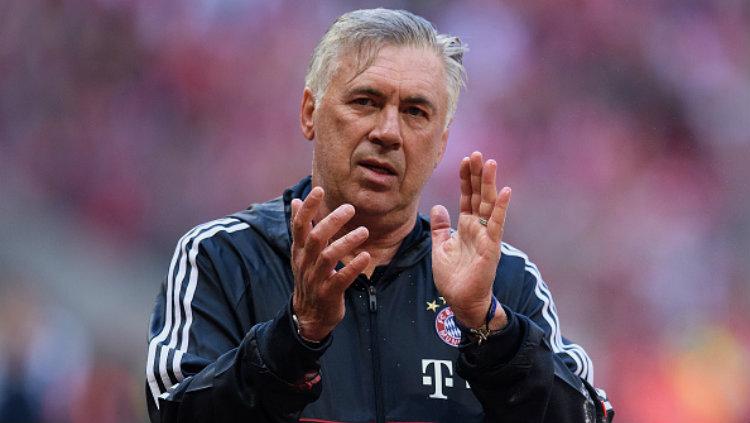 Pelatih Bayern Munchen, Carlo Ancelotti kritik keras agen Robert Lewandowski. Copyright: Matthias Hangst/Bongarts/Getty Images