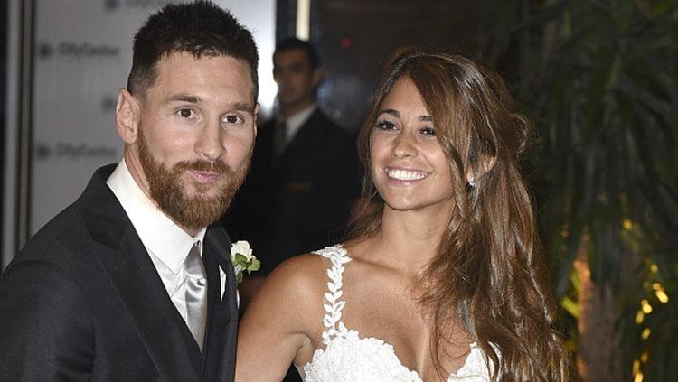 Lionel Messi Dan Antonella Roccuzzo Pamer Kemesraan Indosport