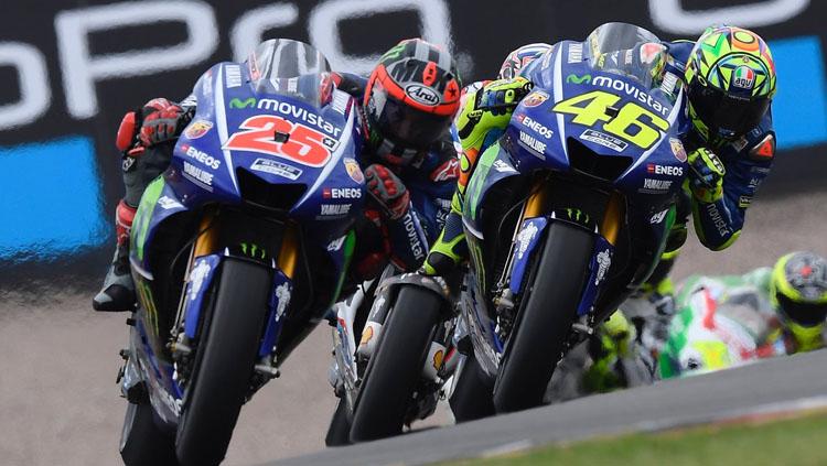 Valentino Rossi (kanan) dan Maverick Vinales. Copyright: Twitter@YamahaMotoGP