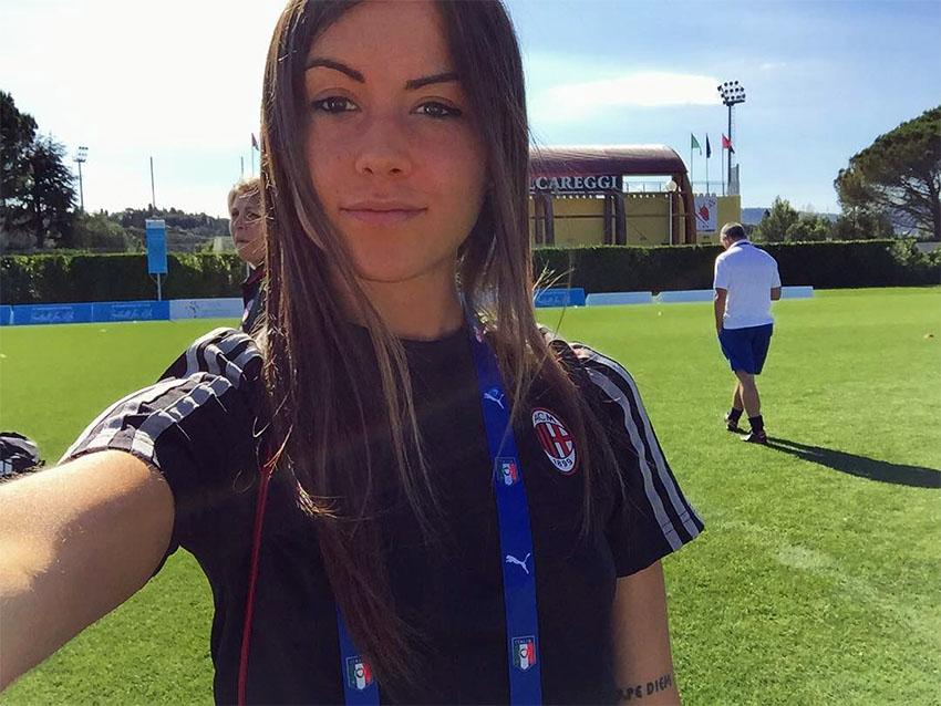 Giulia Sala, model cantik jadi pelatih bola AC Milan. Copyright: instagram.com/giulifit