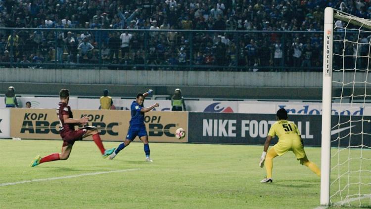 Persib Bandung. Copyright: twitter.com/gojekindonesia