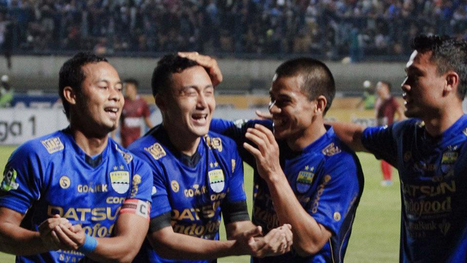 Atep dan Shohei Matsunaga (Persib Bandung). Copyright: twitter@Liga1Match