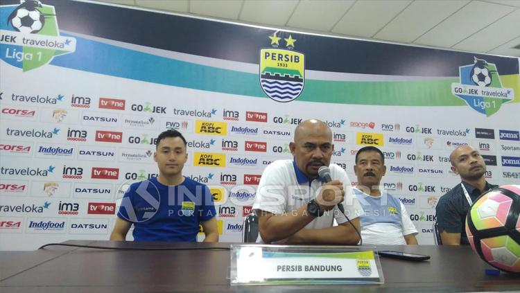 Konferensi pers usai Persib Bandung benamkan PSM Makassar 2-1. Copyright: Muhammad Ginanjar/INDOSPORT