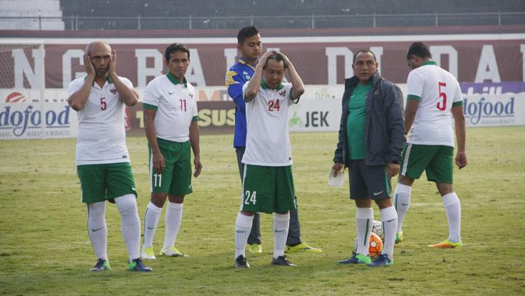 Edy Rahmayadi, Joko Driyono, Bima Sakti saat ikut latihan bersama Timnas Indonesia U-22 dan U-19. Copyright: pssi.org