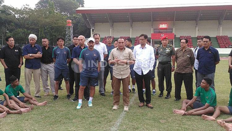 Edy Rahmayadi saat menghadiri latihan terakhir Timnas U-16.