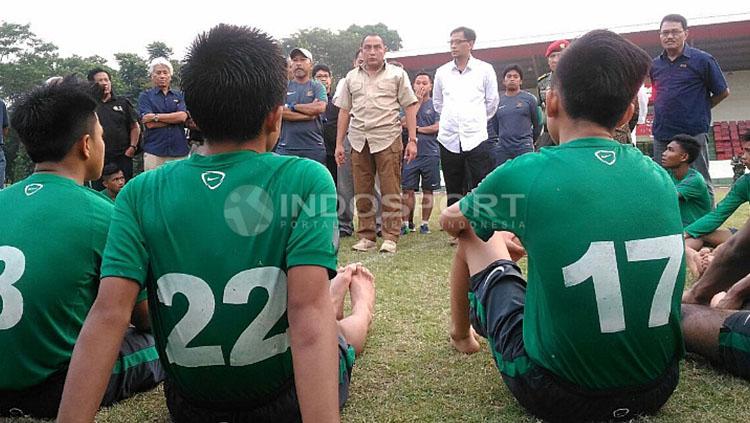 Edy Rahmayadi memberikan pesan khusus kepada skuat Timnas U-16. Copyright: Herry Ibrahim/Indosport