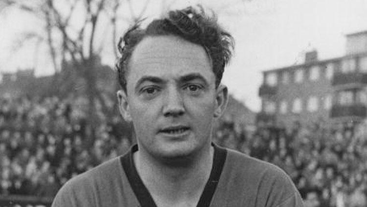 Jimmy Gauld saat berseragam Jimmy Gauld Plymouth Argyle. Copyright: INDOSPORT